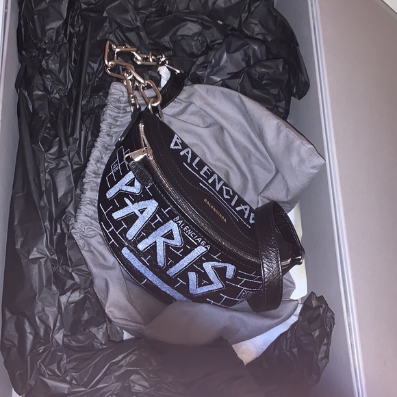 AUTHENTIC BALENCIAGA GRAFFITI PRINT BELT BAG!!!!!!! INCREASED IN VALUE O… - Picture 2 of 6
